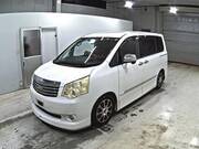 2010 TOYOTA NOAH