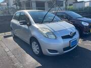 2009 TOYOTA VITZ B