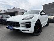 2016 PORSCHE MACAN