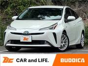 2019 TOYOTA PRIUS