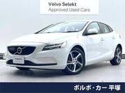 2018 VOLVO V40