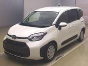 2023 TOYOTA SIENTA X