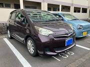 2011 TOYOTA RACTIS G