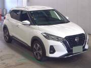 2022 NISSAN KICKS