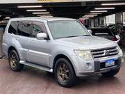 2011 MITSUBISHI PAJERO