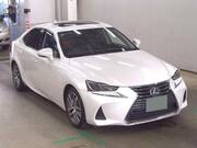 2017 LEXUS IS