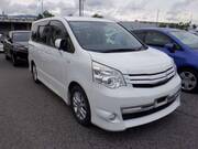 2013 TOYOTA NOAH