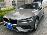 2019 VOLVO V60