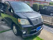 2003 TOYOTA NOAH