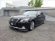 2015 TOYOTA CROWN MAJESTA