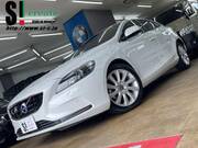 2015 VOLVO V40