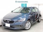 2017 VOLVO V40