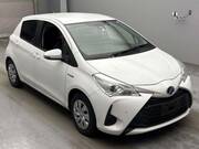 2019 TOYOTA VITZ HYBRID　F