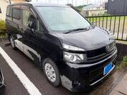2010 TOYOTA VOXY
