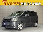 2010 TOYOTA NOAH