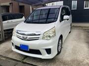 2010 TOYOTA NOAH S