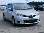 2013 TOYOTA VITZ F