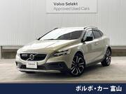 2017 VOLVO V40