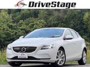 2017 VOLVO V40