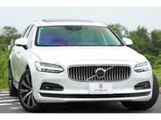 2021 VOLVO V90