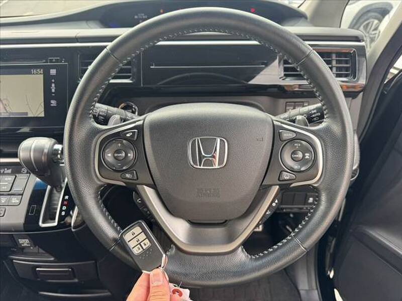 2017 HONDA STEPWAGON for sale - more photos