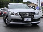 2013 TOYOTA CROWN ROYAL SALOON