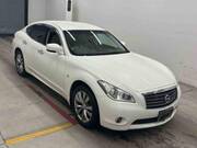 2013 NISSAN FUGA