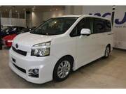 2011 TOYOTA VOXY