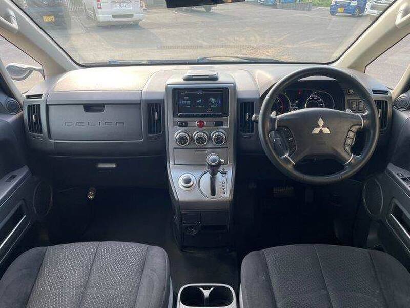 2013 MITSUBISHI DELICA D5 for sale - photo 4