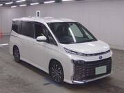 2022 TOYOTA VOXY