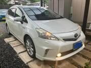 2013 TOYOTA PRIUS ALPHA