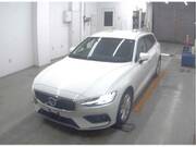 2020 VOLVO V60