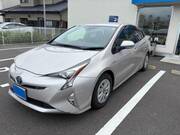 2017 TOYOTA PRIUS