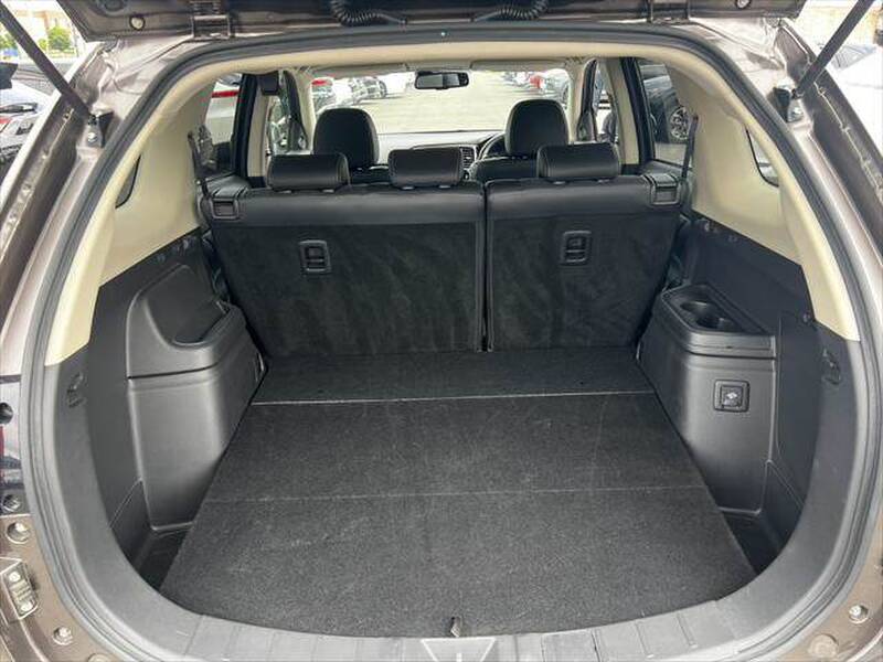 2015 MITSUBISHI OUTLANDER PHV for sale - more photos
