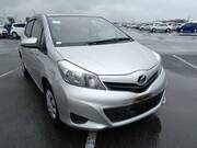 2013 TOYOTA VITZ F