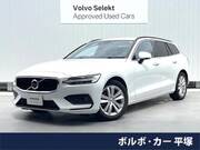 2022 VOLVO V60