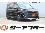 2018 TOYOTA VOXY