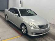 2010 TOYOTA CROWN ROYAL SALOON