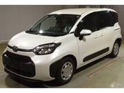 2023 TOYOTA SIENTA X