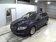2014 VOLVO V70
