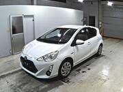 2015 TOYOTA AQUA