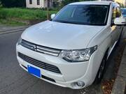 2013 MITSUBISHI OUTLANDER PHEV