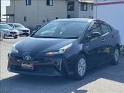 2019 TOYOTA PRIUS S