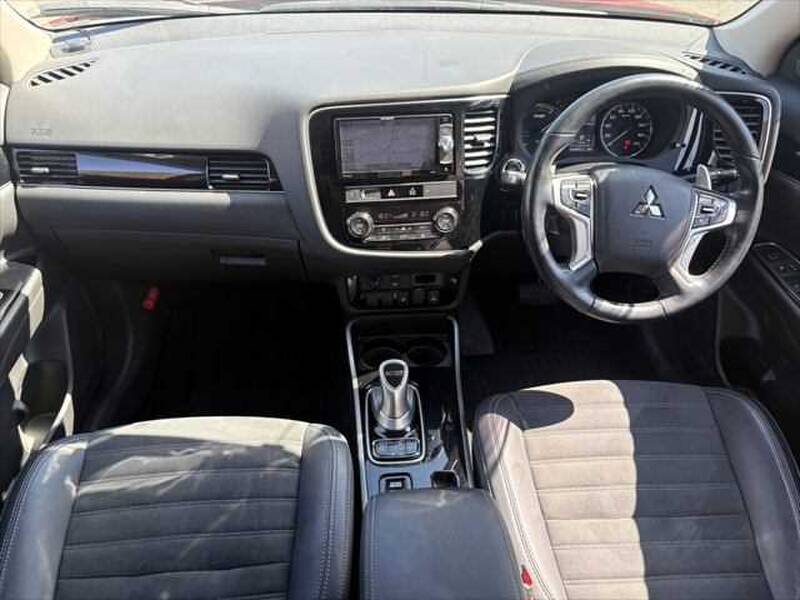 2018 MITSUBISHI OUTLANDER PHV for sale - photo 4