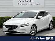 2017 VOLVO V40