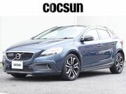 2017 VOLVO V40