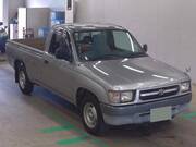 2001 TOYOTA HILUX DX