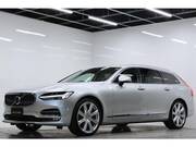 2017 VOLVO V90