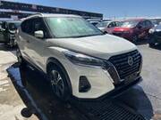 2021 NISSAN KICKS