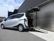 2019 TOYOTA SIENTA